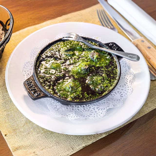 Escargots en Persillade.
